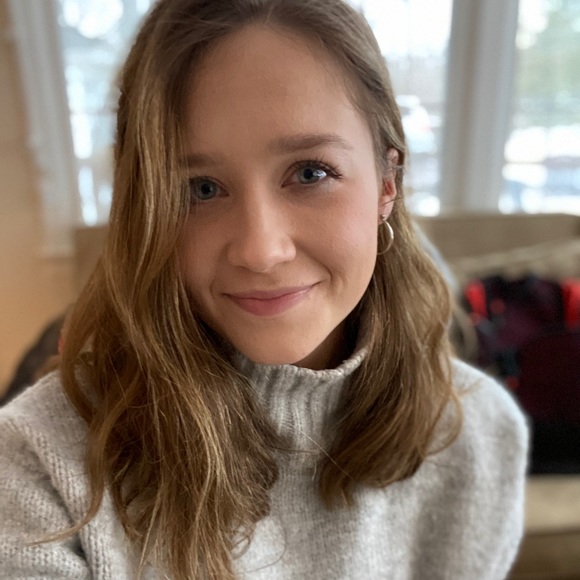 Meet your Posher, Abigail - Picture 1 of 1